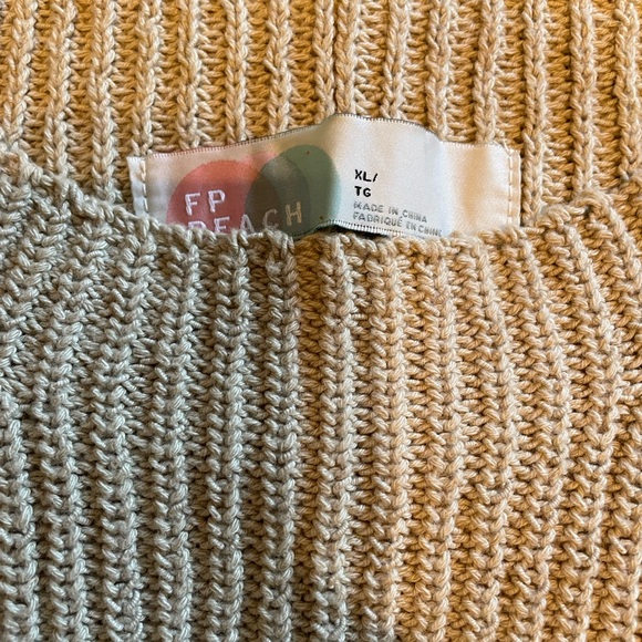 Free People Beach set. AXL in great condition. - Picture 3 of 10